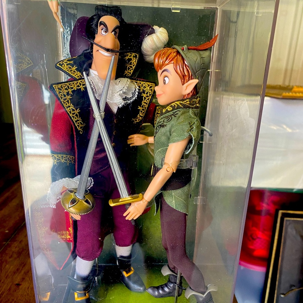 Disney designer collection doll 💚💚